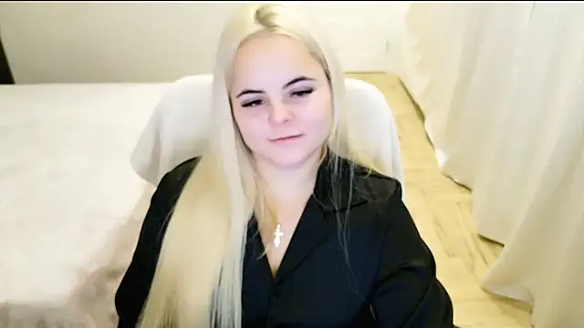 lovely-eyes online show from December 14, 11:12 pm