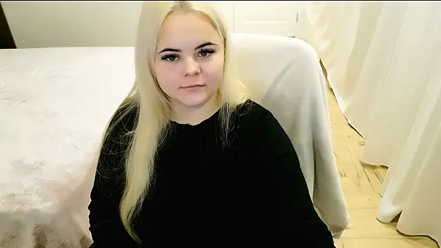 lovely-eyes online show from December 21, 12:20 am