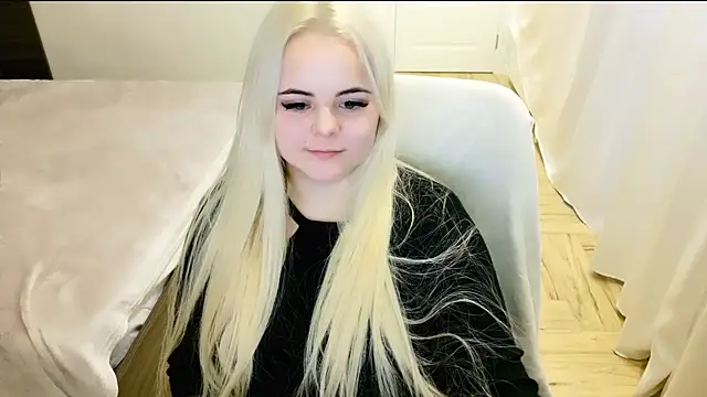 lovely-eyes online show from February 24, 4:38 am