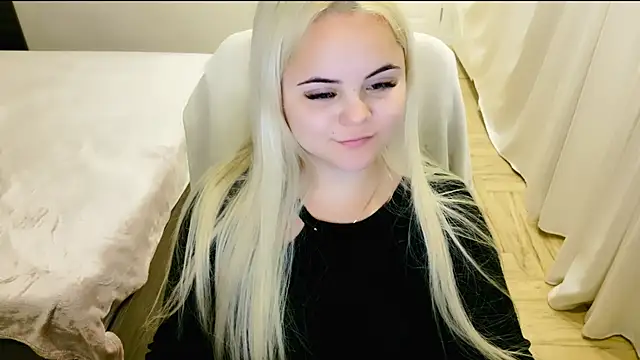 lovely-eyes online show from March 18, 12:05 am