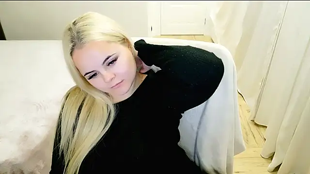 lovely-eyes online show from March 19, 12:37 am