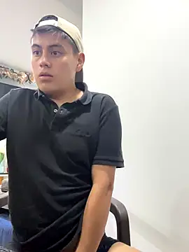 Snapshot of Naim__cruise chatting on December 19, 3:46 am Naim cruise online show from December 19, 3:46 am