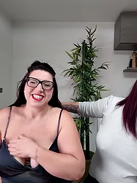 carolyne2023 online show from December 4, 8:45 am