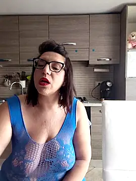 carolyne2023 online show from March 4, 9:15 am