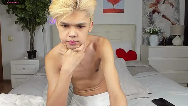 Snapshot of Felix_Rey chatting on February 14, 11:09 pm Felix Rey online show from February 14, 11:09 pm