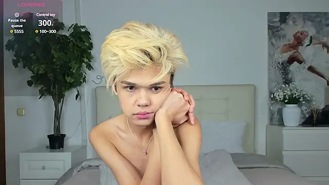 Snapshot of Felix_Rey chatting on March 18, 5:53 pm Felix Rey online show from March 18, 5:53 pm