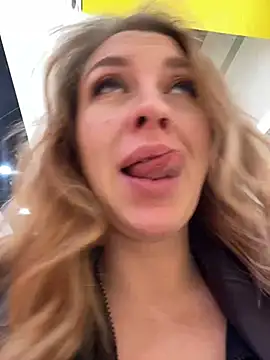 Snapshot of Sweet___Emily chatting on January 27, 2:35 pm Sweet Emily online show from January 27, 2:35 pm