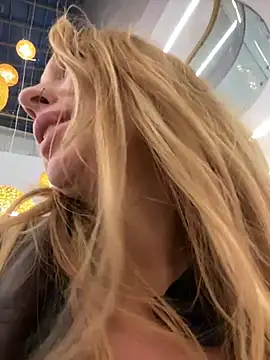 Snapshot of Sweet___Emily chatting on February 4, 2:53 pm Sweet Emily online show from February 4, 2:53 pm