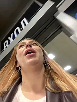 Snapshot of Sweet___Emily chatting on February 13, 8:34 pm Sweet Emily online show from February 13, 8:34 pm