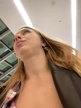 Snapshot of Sweet___Emily chatting on February 16, 5:59 pm Sweet Emily online show from February 16, 5:59 pm