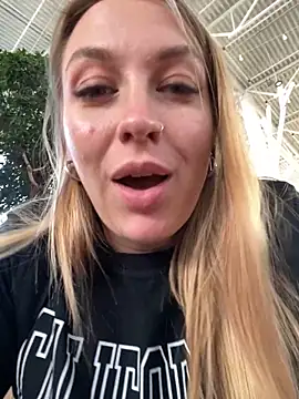 Snapshot of Sweet___Emily chatting on September 9, 2:05 pm Sweet Emily online show from September 9, 2:05 pm