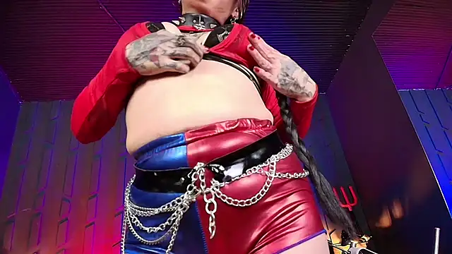 MorganaCrowley online show from March 13, 8:00 pm