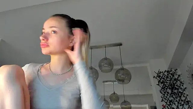 Snapshot of IreneVON chatting on January 18, 5:20 am IreneVON online show from January 18, 5:20 am