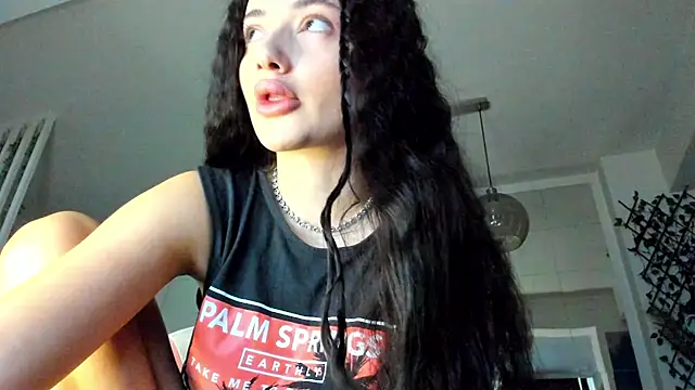 Snapshot of IreneVON chatting on November 8, 6:13 am IreneVON online show from November 8, 6:13 am