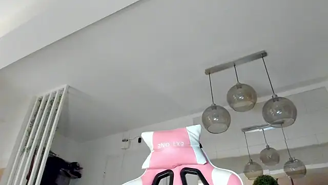 Snapshot of IreneVON chatting on November 18, 4:28 am IreneVON online show from November 18, 4:28 am