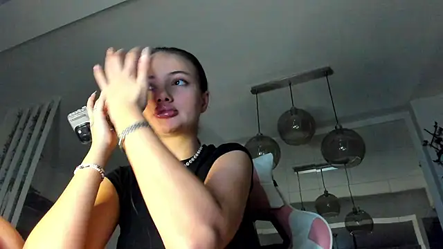 Snapshot of IreneVON chatting on November 23, 6:02 am IreneVON online show from November 23, 6:02 am