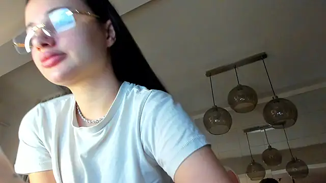 Snapshot of IreneVON chatting on December 3, 4:09 am IreneVON online show from December 3, 4:09 am