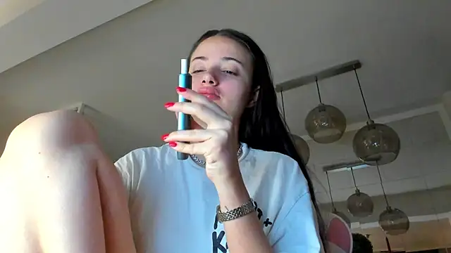 Snapshot of IreneVON chatting on December 20, 5:03 am IreneVON online show from December 20, 5:03 am