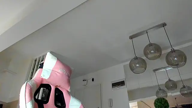 Snapshot of IreneVON chatting on February 4, 4:40 am IreneVON online show from February 4, 4:40 am