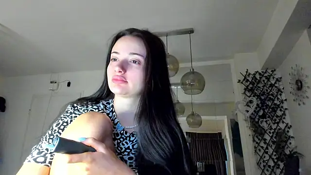 Snapshot of IreneVON chatting on February 28, 5:19 am IreneVON online show from February 28, 5:19 am