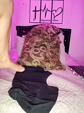 EimyParker  online show from November 20, 8:30 pm