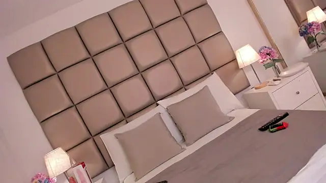 Emily robertss online show from March 10, 3:12 am