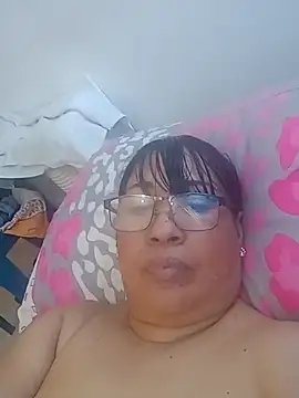 MilfPleasure online show from May 17, 7:32 pm