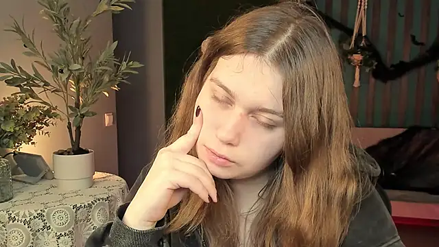 FioraMarmoris online show from October 25, 5:15 am