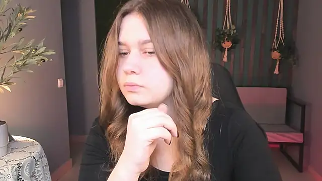 FioraMarmoris online show from November 10, 7:07 am