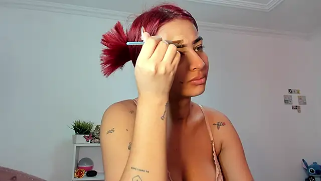 Snapshot of vayolettelove chatting on January 3, 3:01 pm vayolettelove online show from January 3, 3:01 pm