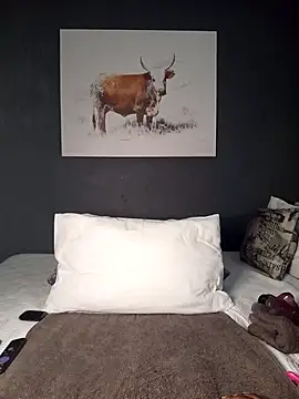 Queen-Chocolate online show from February 24, 1:10 pm