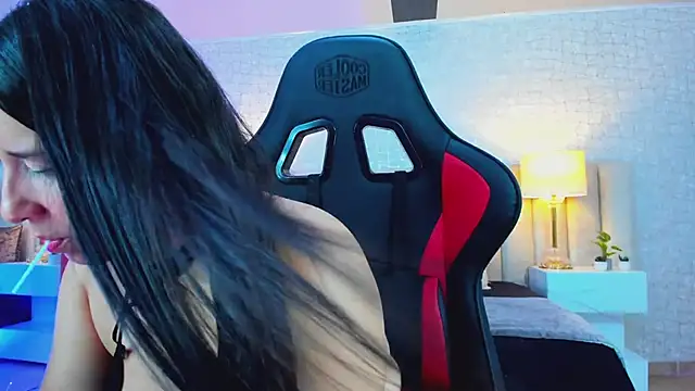 Snapshot of sara_parker069 chatting on December 17, 12:34 am sara parker069 online show from December 17, 12:34 am