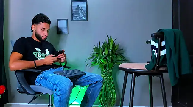 Damian 022 online show from March 11, 4:51 pm