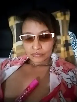 Snapshot of Dianaasmor chatting on December 15, 3:55 am Dianaasmor online show from December 15, 3:55 am