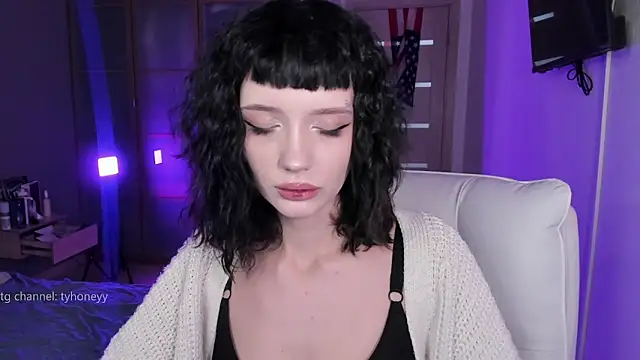 Snapshot of ElizabethBritanny chatting on February 14, 8:49 pm ElizabethBritanny online show from February 14, 8:49 pm