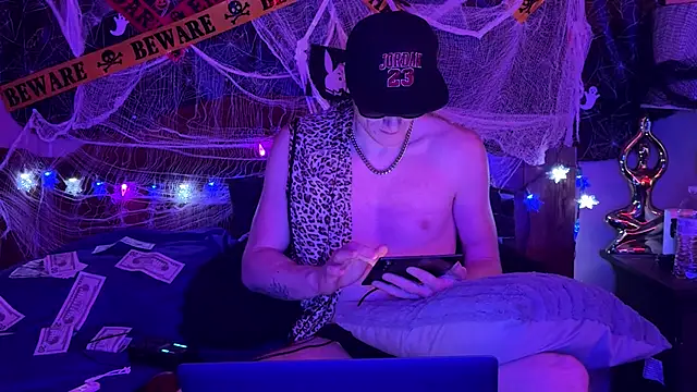 Snapshot of JuicyStrawbaby chatting on October 30, 8:53 pm JuicyStrawbaby online show from October 30, 8:53 pm