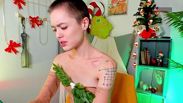 Snapshot of PamelaYong chatting on December 26, 1:43 pm PamelaYong online show from December 26, 1:43 pm