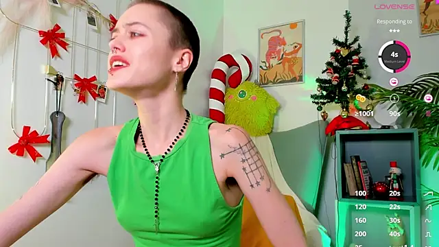 Snapshot of PamelaYong chatting on January 4, 1:42 pm PamelaYong online show from January 4, 1:42 pm