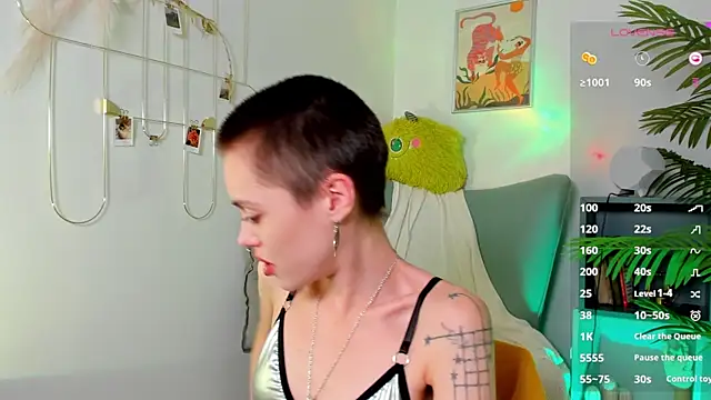 Snapshot of PamelaYong chatting on January 26, 1:36 pm PamelaYong online show from January 26, 1:36 pm