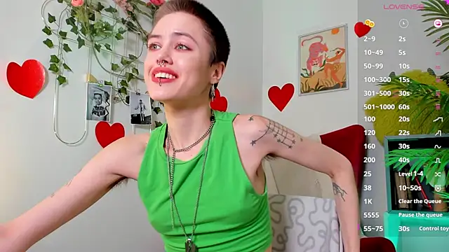 Snapshot of PamelaYong chatting on February 12, 1:37 pm PamelaYong online show from February 12, 1:37 pm