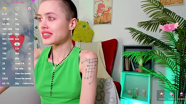 Snapshot of PamelaYong chatting on February 19, 1:39 pm PamelaYong online show from February 19, 1:39 pm