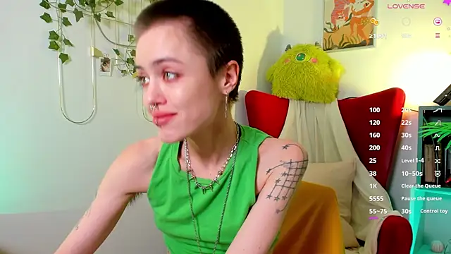 Snapshot of PamelaYong chatting on March 19, 1:40 pm PamelaYong online show from March 19, 1:40 pm