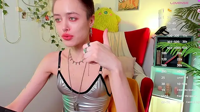 Snapshot of PamelaYong chatting on March 20, 1:37 pm PamelaYong online show from March 20, 1:37 pm