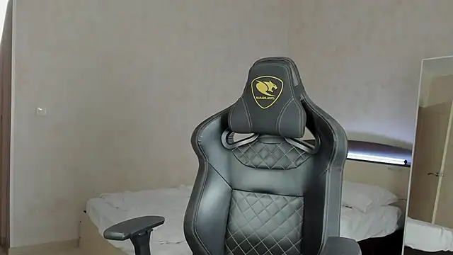 Snapshot of MasonWarholl chatting on December 25, 9:33 pm MasonWarholl online show from December 25, 9:33 pm