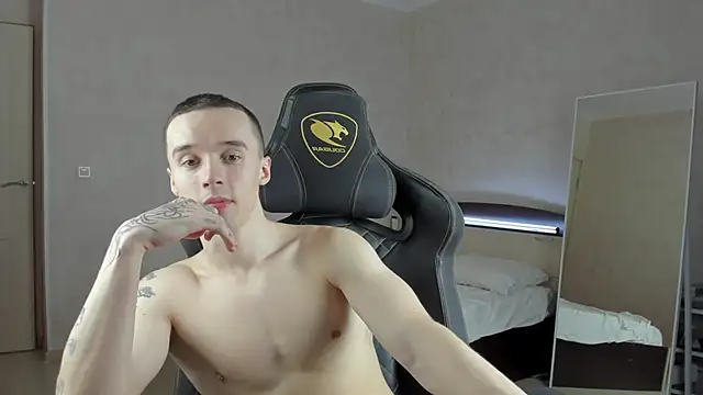 Snapshot of MasonWarholl chatting on December 26, 9:44 am MasonWarholl online show from December 26, 9:44 am