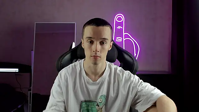 Snapshot of MasonWarholl chatting on January 8, 7:55 am MasonWarholl online show from January 8, 7:55 am