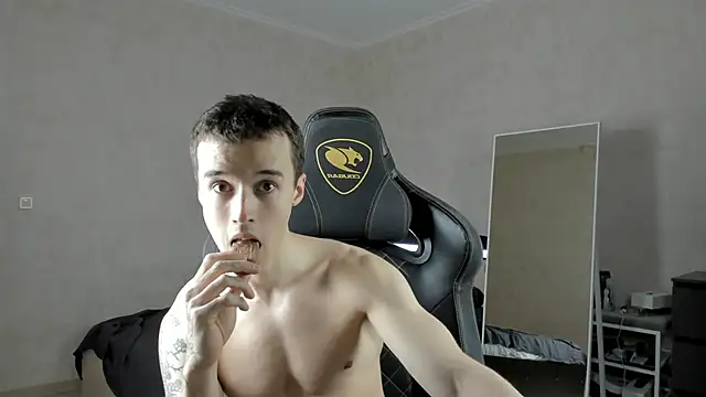 Snapshot of MasonWarholl chatting on January 30, 2:58 pm MasonWarholl online show from January 30, 2:58 pm