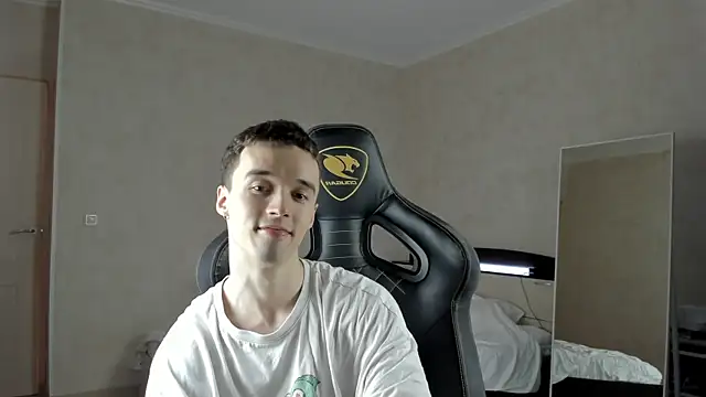 Snapshot of MasonWarholl chatting on March 1, 7:48 pm MasonWarholl online show from March 1, 7:48 pm