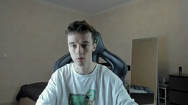 Snapshot of MasonWarholl chatting on March 20, 10:07 pm MasonWarholl online show from March 20, 10:07 pm