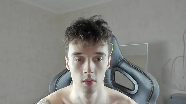 Snapshot of MasonWarholl chatting on October 16, 6:31 pm MasonWarholl online show from October 16, 6:31 pm